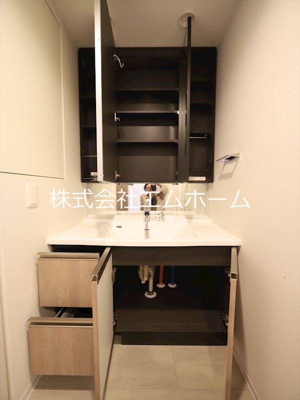 ドルチェヴィータ名古屋則武 洗面所