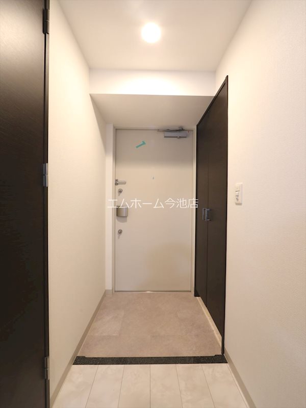 エステムコート名古屋葵 玄関