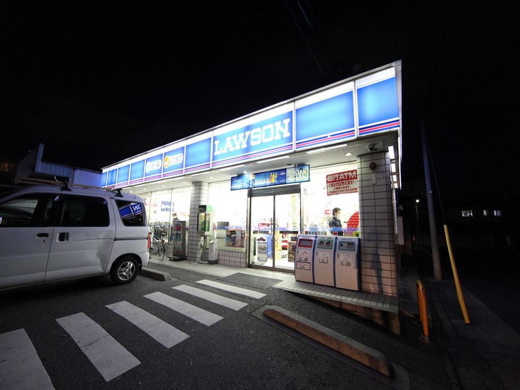 ルミエールＨＳ コンビニ