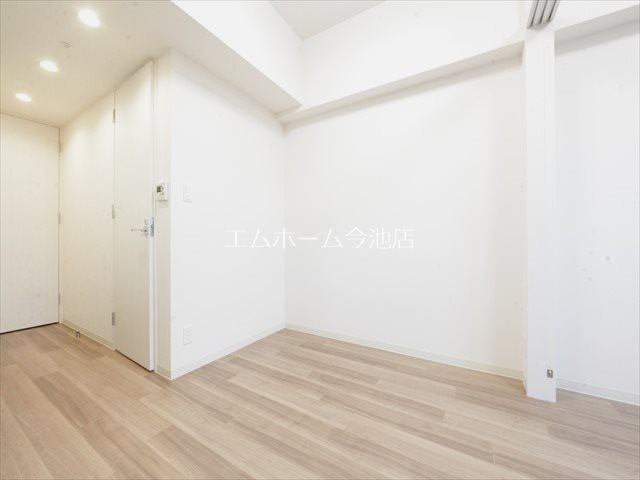 プレサンスジェネ新栄町駅前葵 リビング