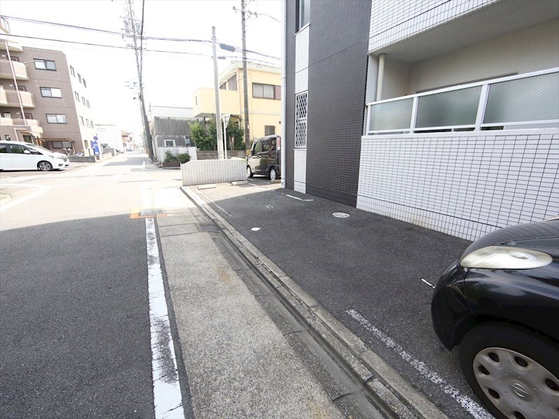 モデルノ 駐車場