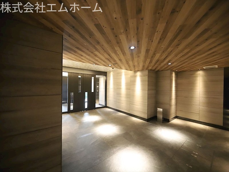 S－RESIDENCE神宮西駅前ａｓｃｅｎｔ エントランス