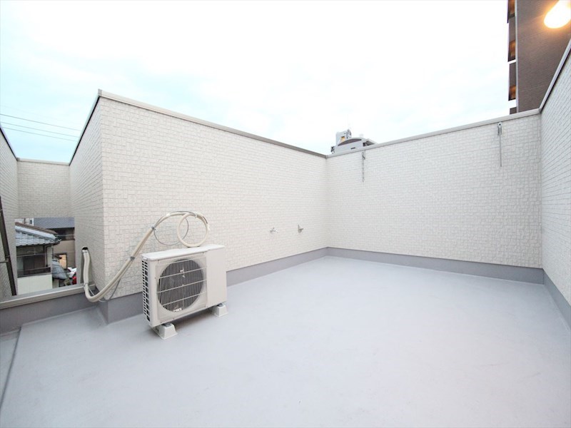 Ｇｒａｎｄｔｉｃ　Ｒｅｓｉｄｅｎｃｅ堀田 ベランダ