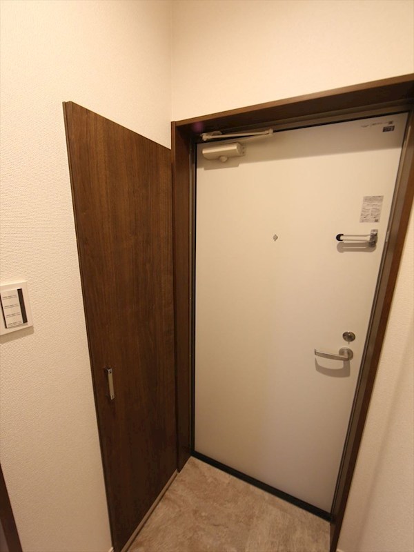 ＲＥＧＡＬＥＳＴ草薙 玄関