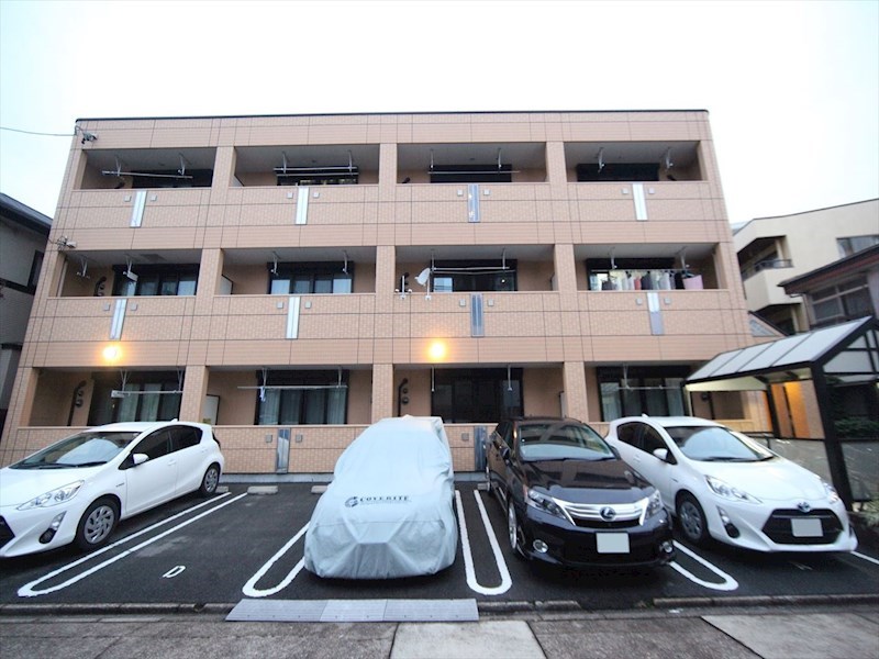 ガーデン仲田 駐車場