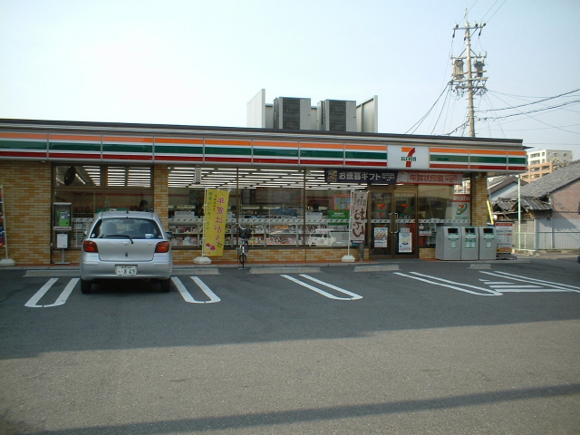 ハーモニーテラス平安III コンビニ