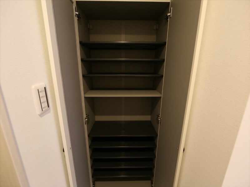 プラチナム黒川 玄関
