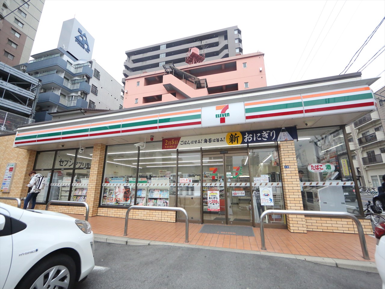 ファステート名古屋ラプソティ コンビニ