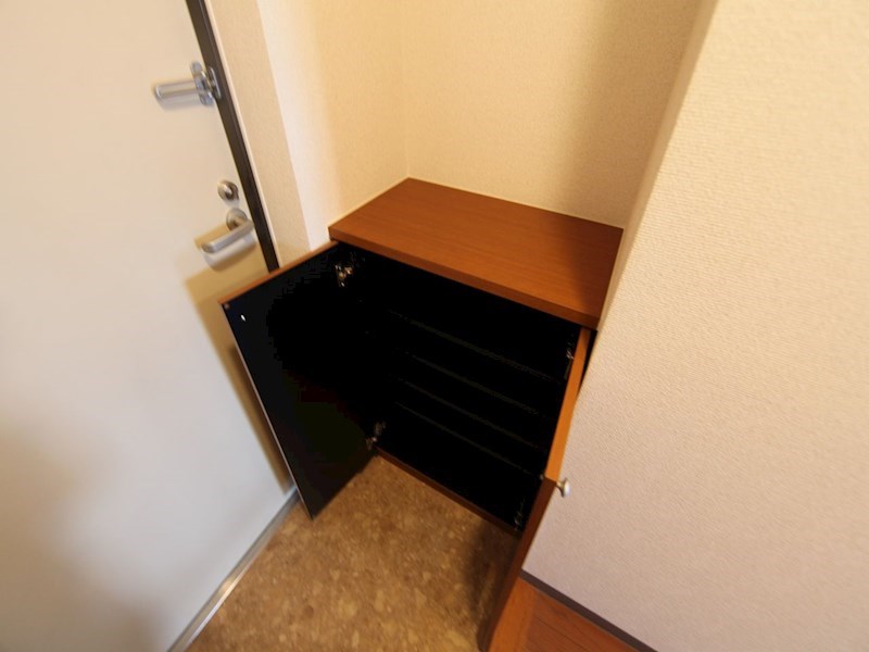 グランシャリオ覚王山 玄関