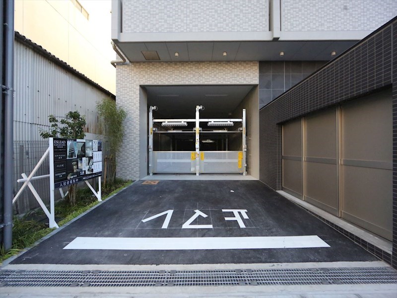 エスリード金山プルミエ 駐車場