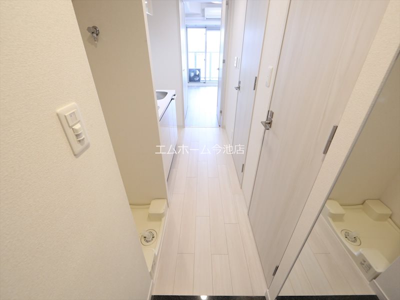 プレサンス広小路通葵 玄関