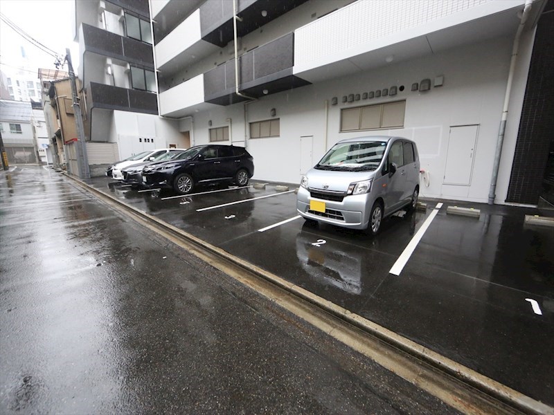 プレミアム浅間町 駐車場