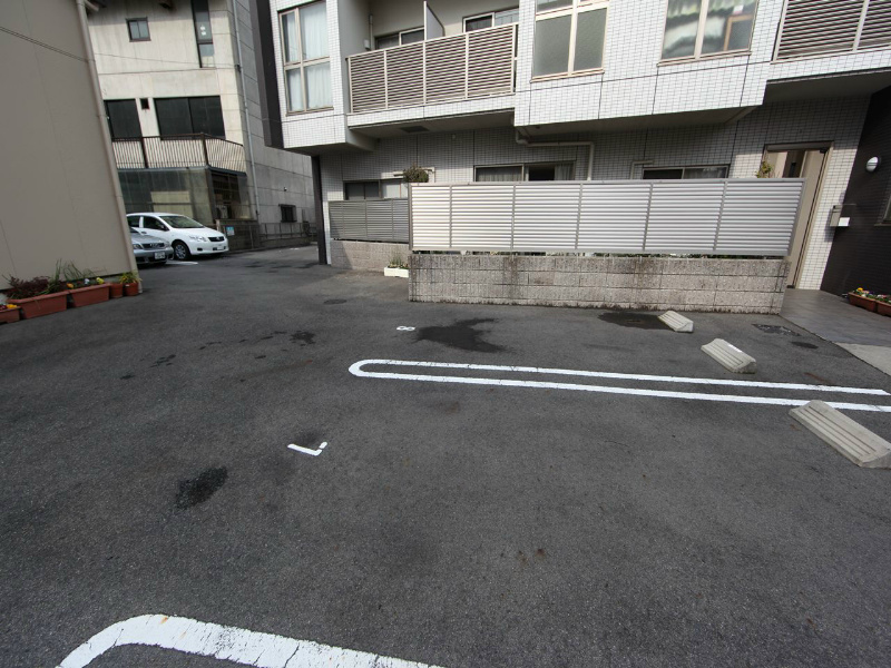 グランシャリオ 駐車場