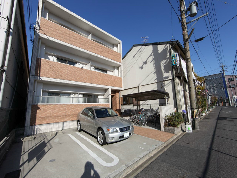 ラヴィアンパレスII 駐車場