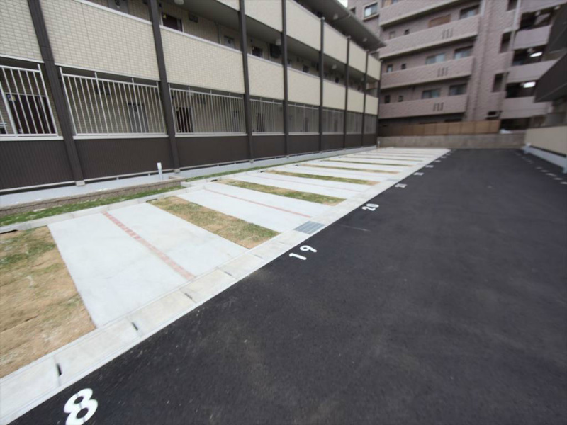 ヴィオーラ八番Ａ 駐車場