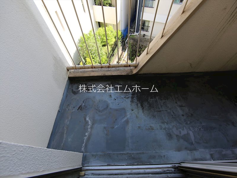 唐山ビル ベランダ