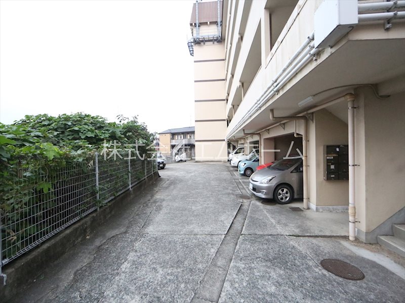 唐山ビル 駐車場