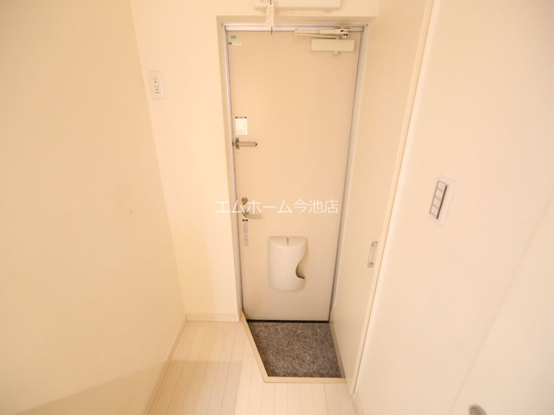 アイビス白壁（シラカベ） 玄関