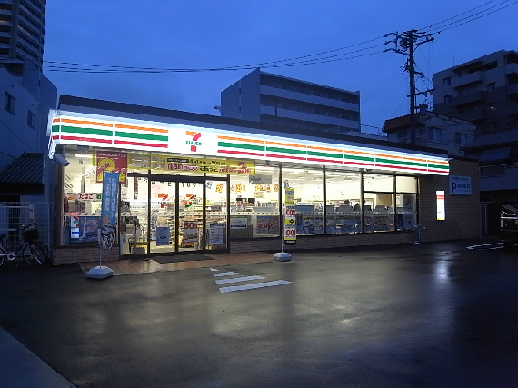 リアライズ沢下町Ｉ コンビニ