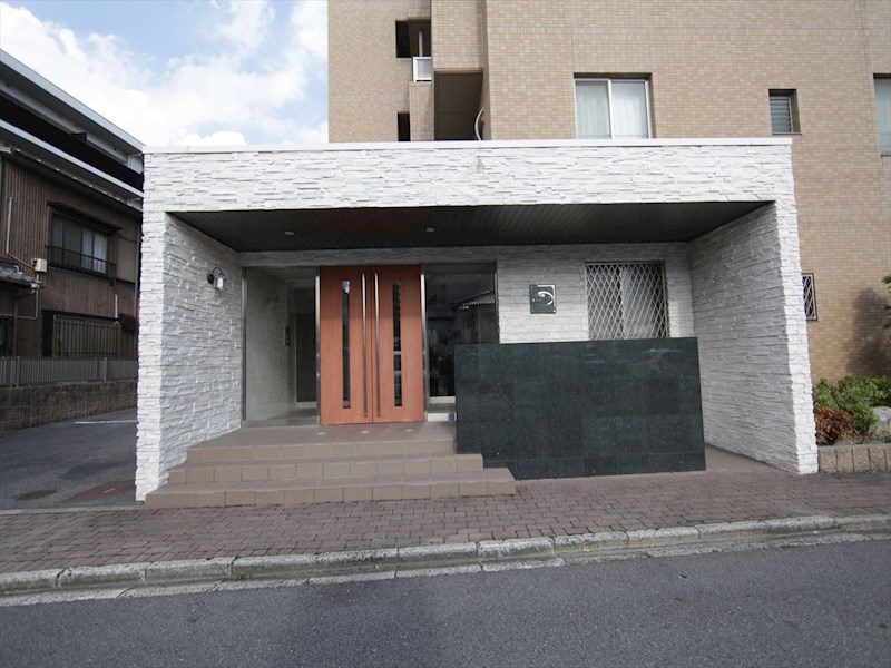 レージュ桜山 エントランス