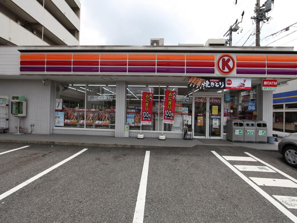 GRANDTIC青山 コンビニ