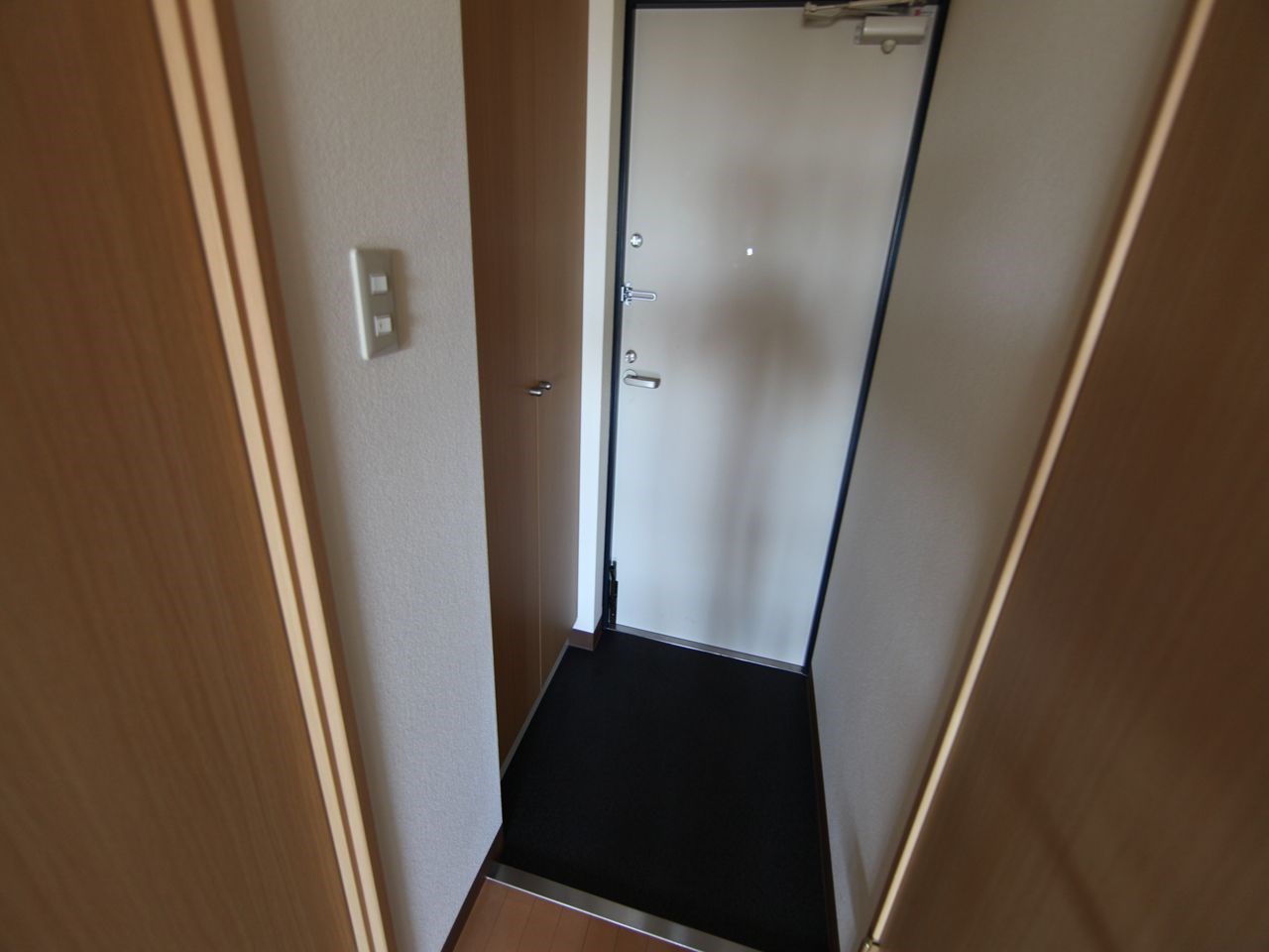 サンマール金山南 玄関