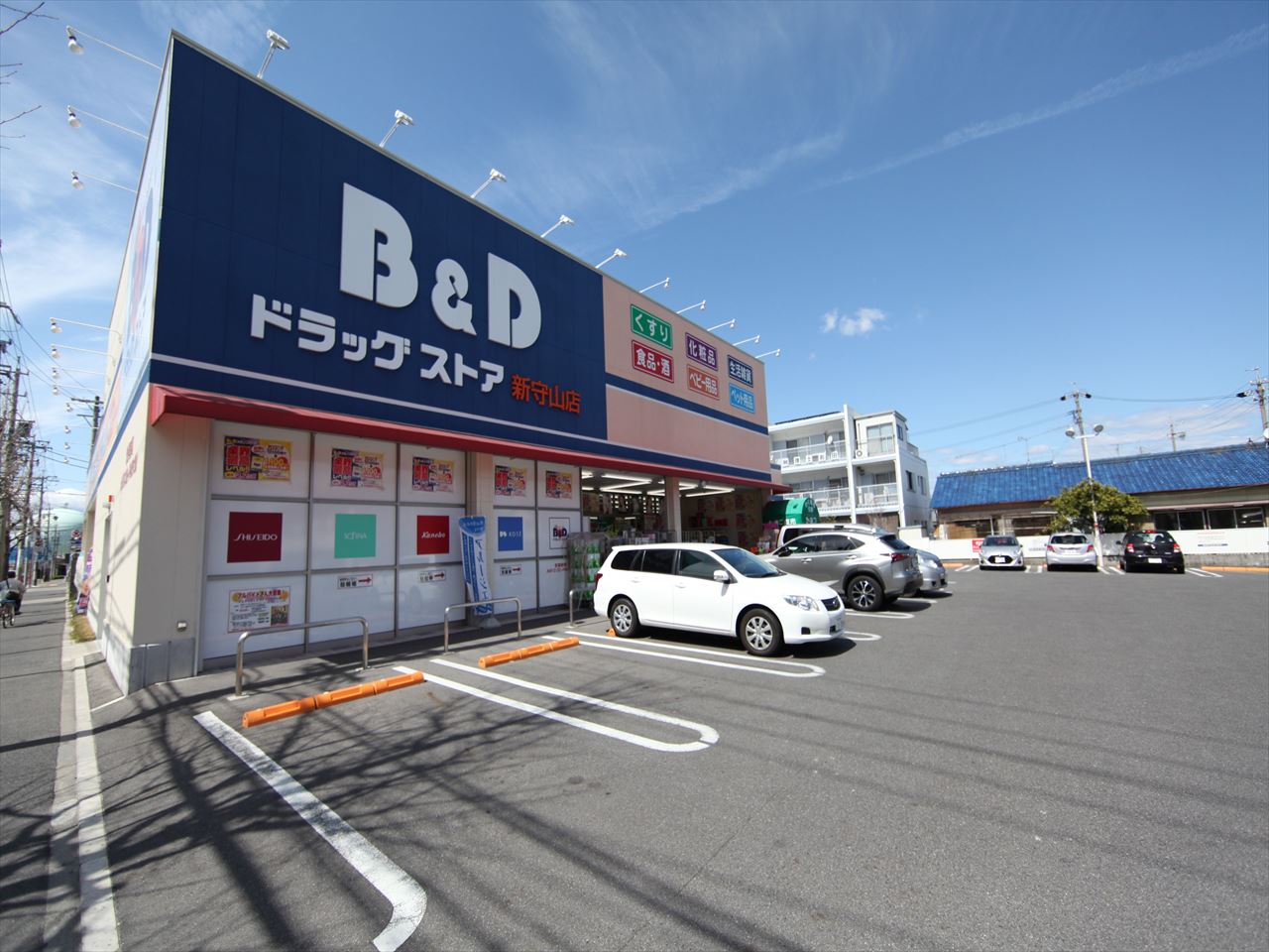 ルーエ町南 ドラッグストア