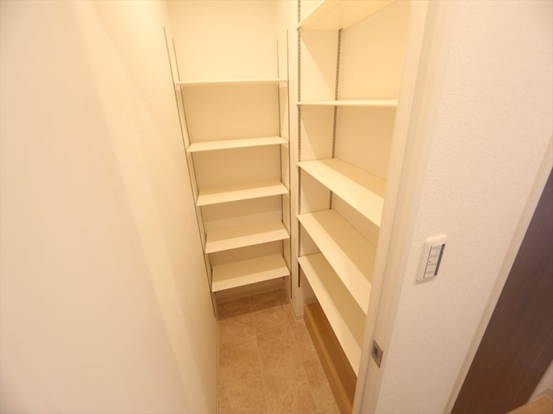 グランシャトゥ那古野 玄関
