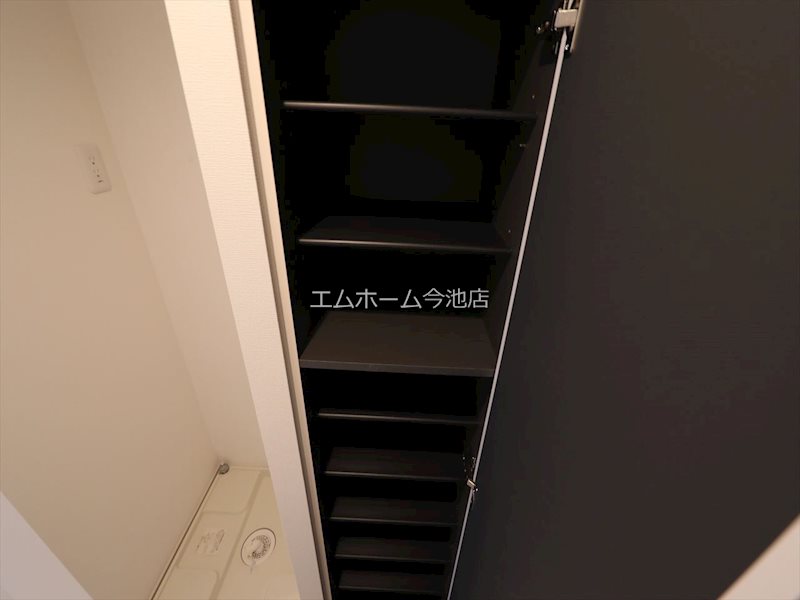 リブリ・鳥栖 玄関