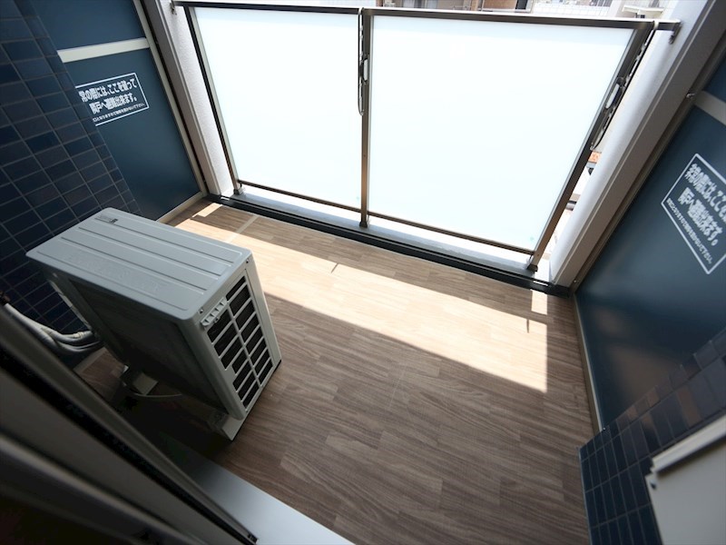 プレサンスＴＨＥ栄 ベランダ
