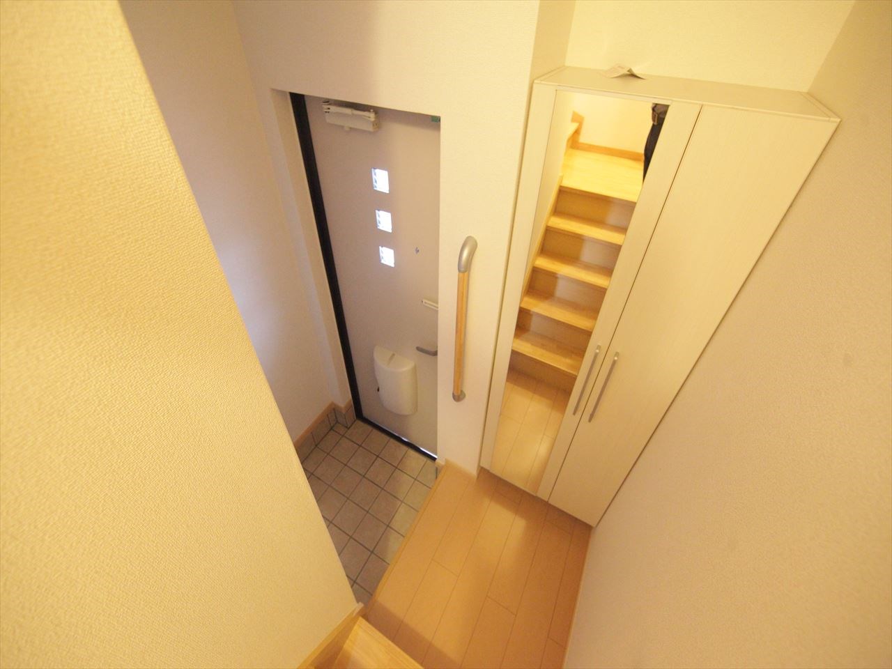 フローラルメゾン矢田 玄関