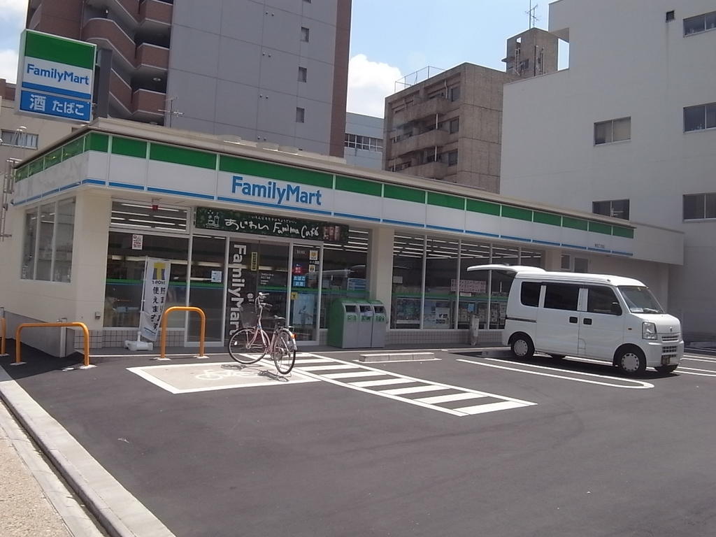 プレサンスＴＨＥ栄 コンビニ