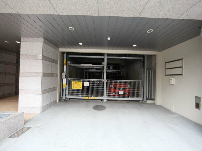 東桜コート 駐車場