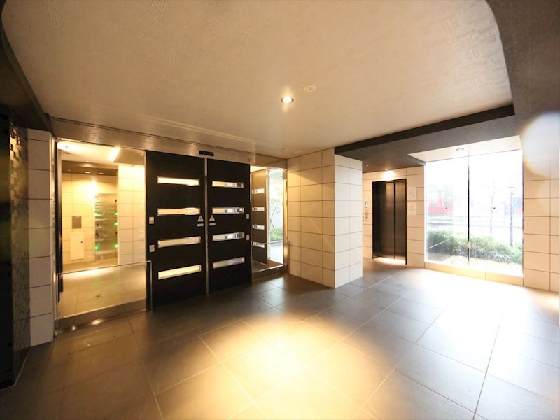 Ｓ－ＲＥＳＩＤＥＮＣＥ六番町 エントランス