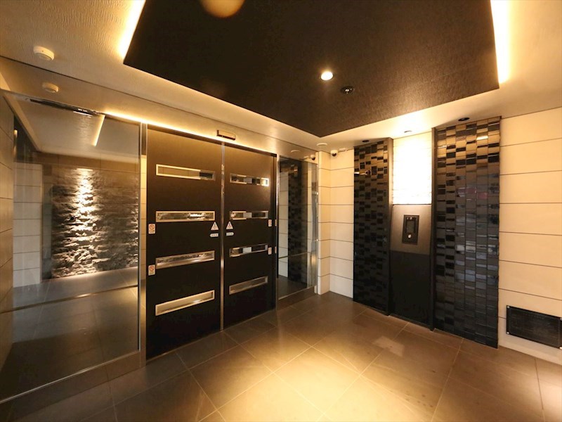Ｓ－ＲＥＳＩＤＥＮＣＥ六番町 エントランス
