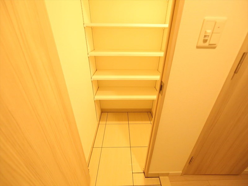 Ｓ－ＲＥＳＩＤＥＮＣＥ六番町 玄関