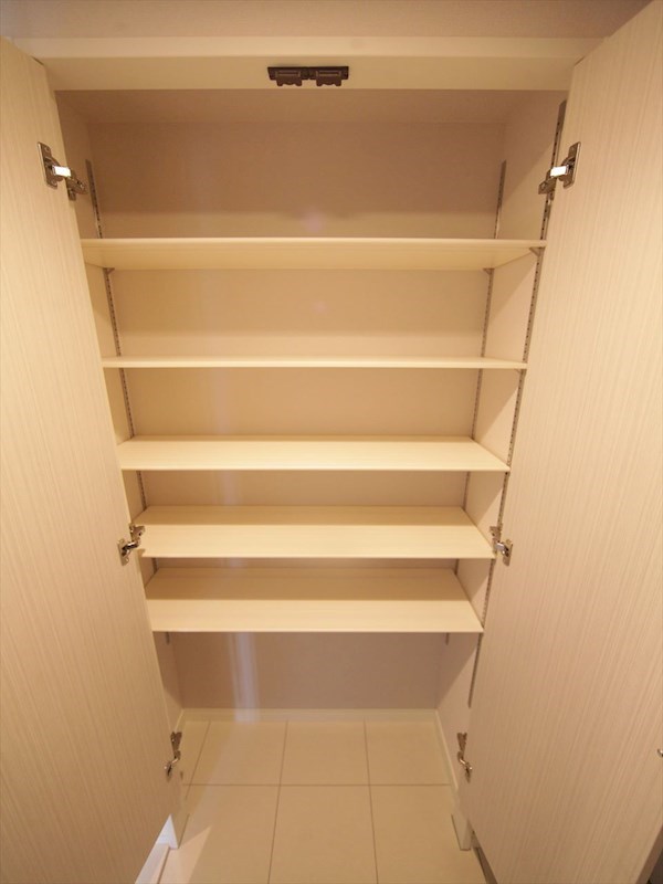 リューベツァール瑞穂 玄関