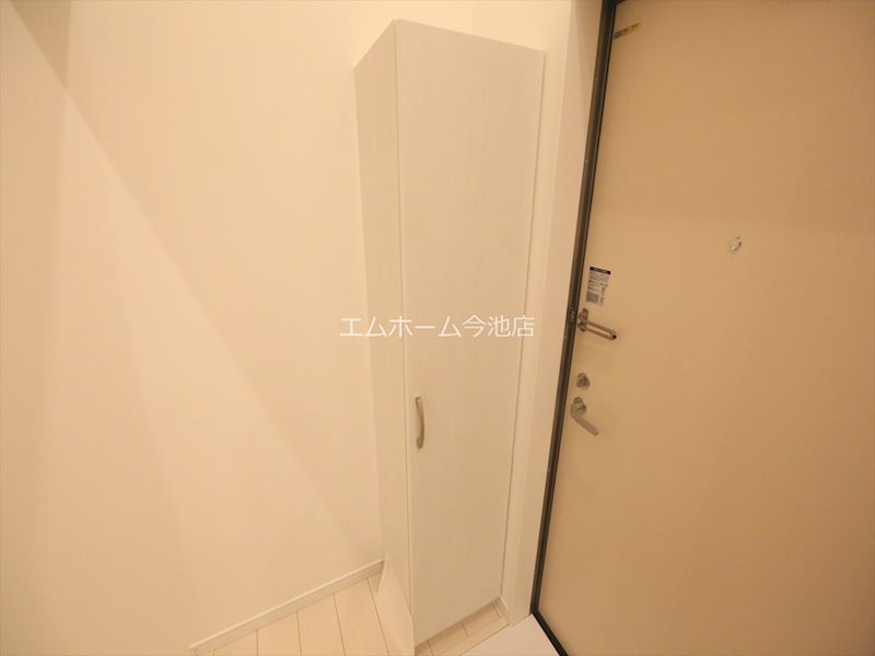 アルナージ川西 玄関