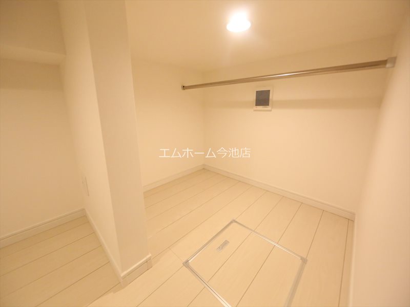 アルナージ川西 収納