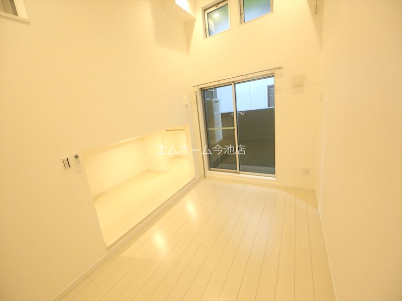 アルナージ川西 その他