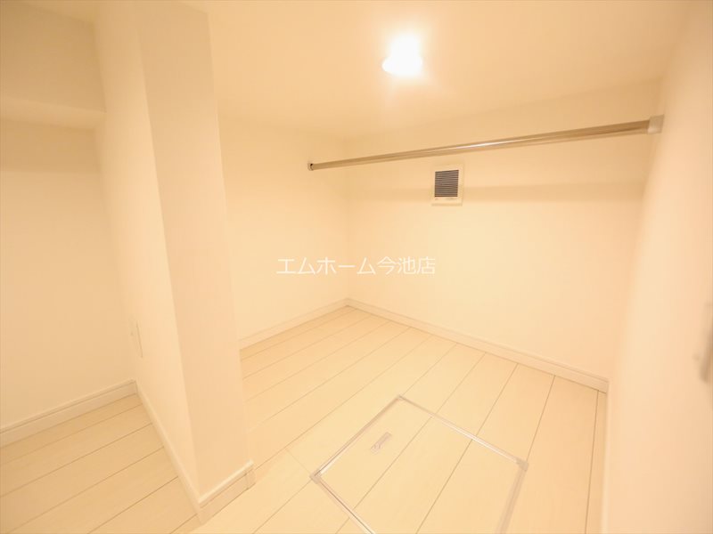 アルナージ川西 収納