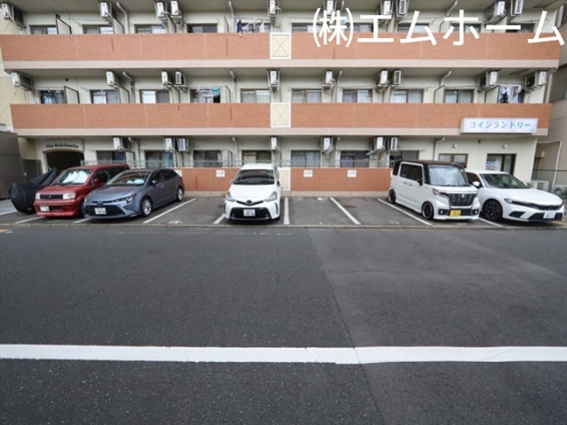 Vita六番町 駐車場