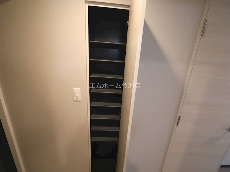 プレイズシード御器所イースト 玄関