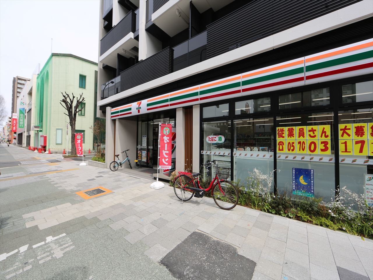 Ｌｉｖｅ　Ｃａｓａ堀田 コンビニ