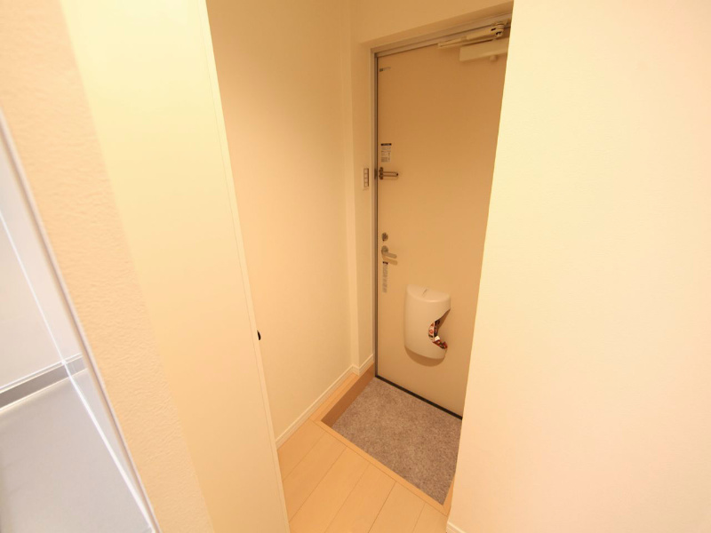 ライカート新栄 玄関