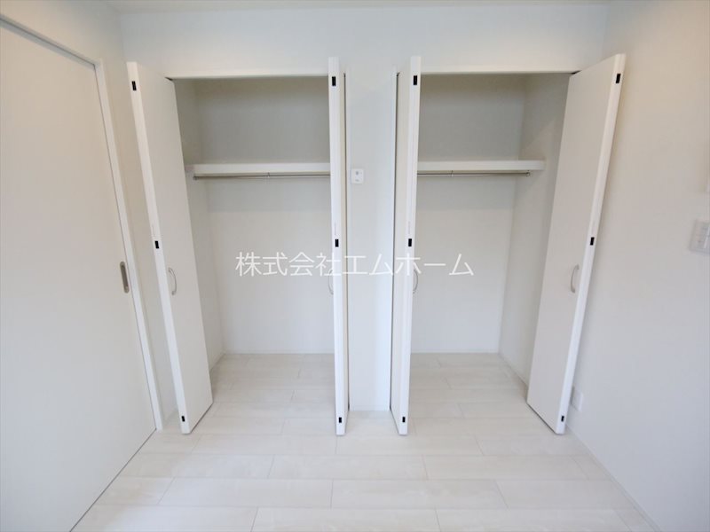 ハーモニーテラス外新町II 収納