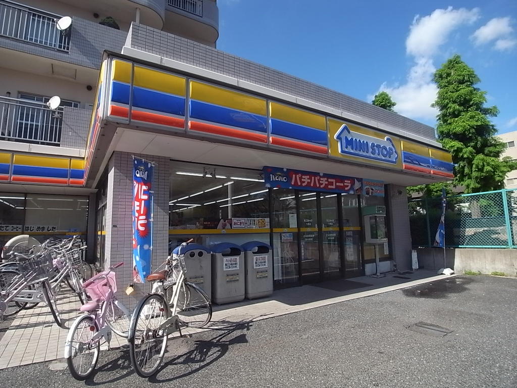 アンベリール コンビニ