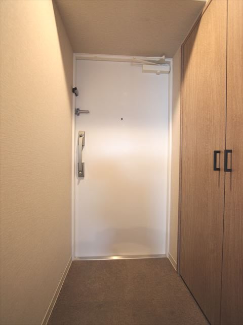 ルーエ今池 玄関