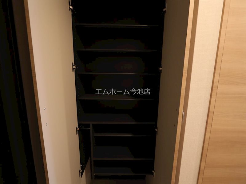 ロイヤルカーサ千種（チクサ） 玄関