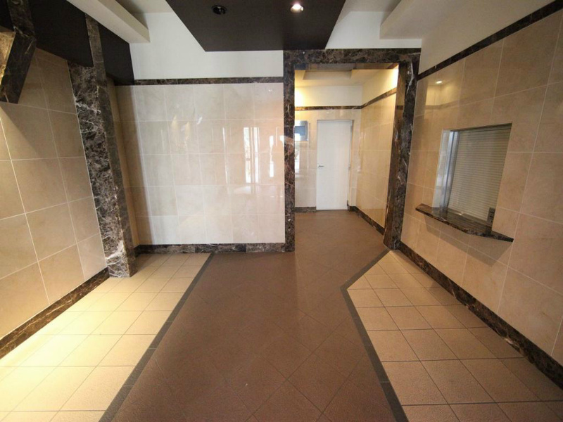 プレサンス鶴舞公園ＷＥＳＴ エントランス